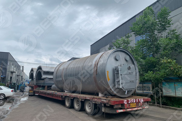 Tire Pyrolysis Machine Loaded to The Truck
